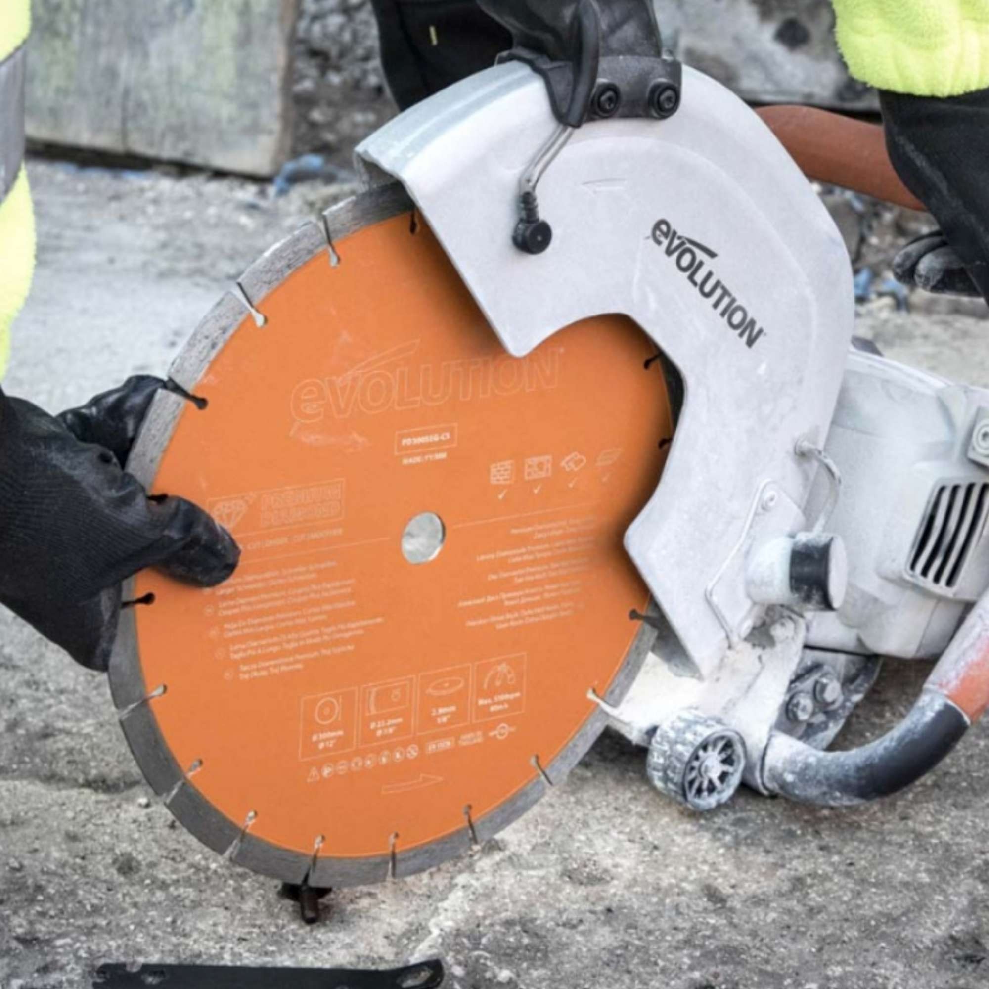 Elektrická pila na beton (rozbrušovačka) R300DCT+ Evolution - Ø 300mm, 2400 W, vč. kotouče na beton