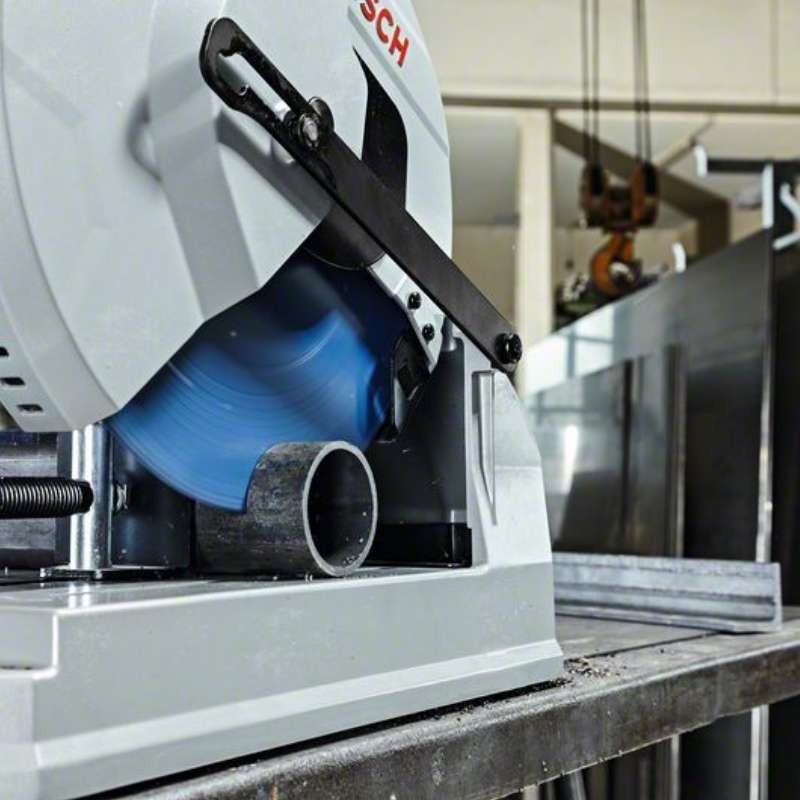Kotoučová pila na kov GCD 12 JL Bosch Professional 0.601.B28.000 - vč. kotouče 305 mm