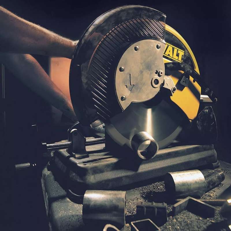 Stolní pila na kov DW872 DeWALT - Ø 355 mm, 2200 W